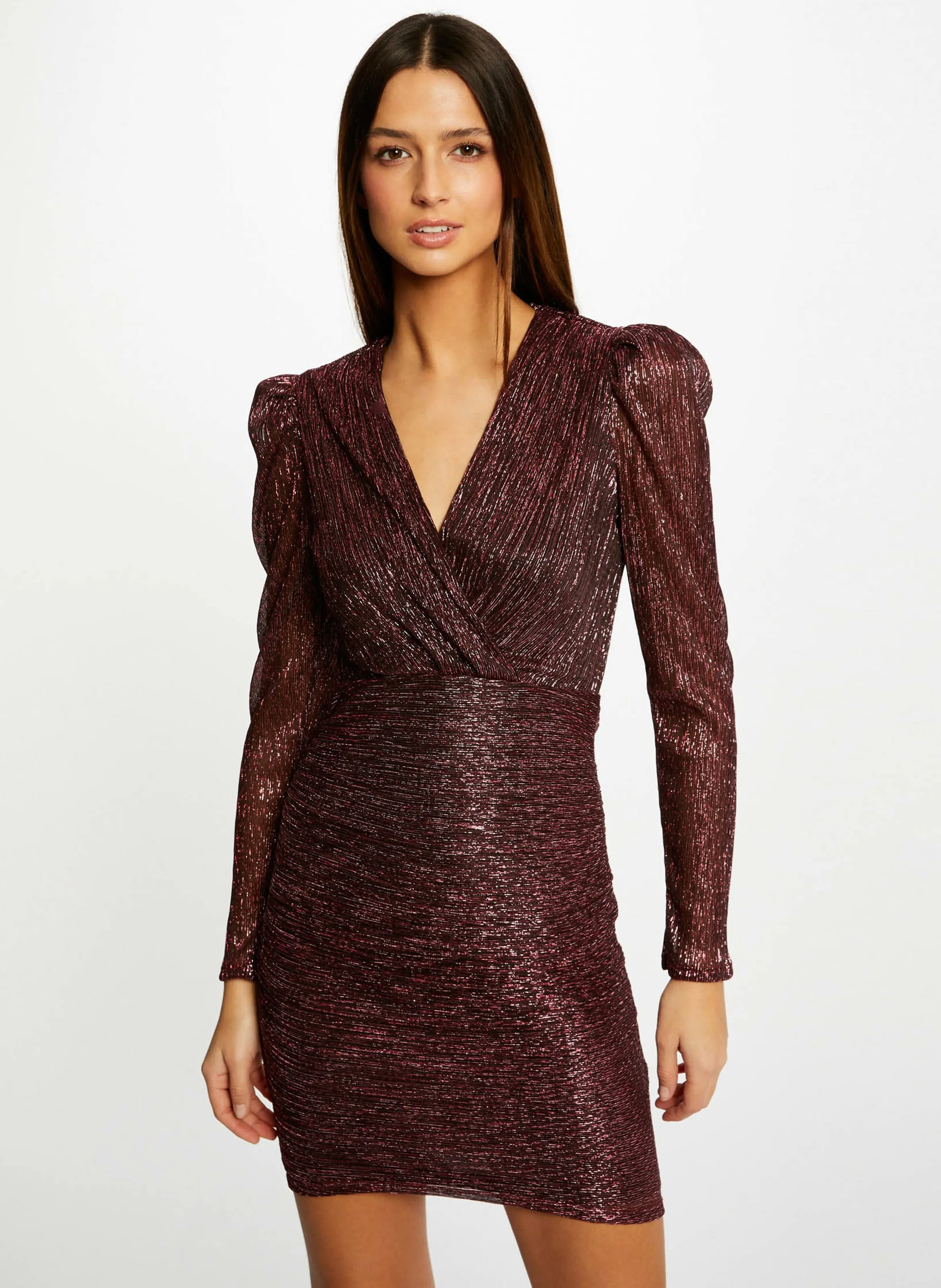 MORGAN RFESTI - Vestido ajustado con cuello de pico y con hilos metalizados en rosa